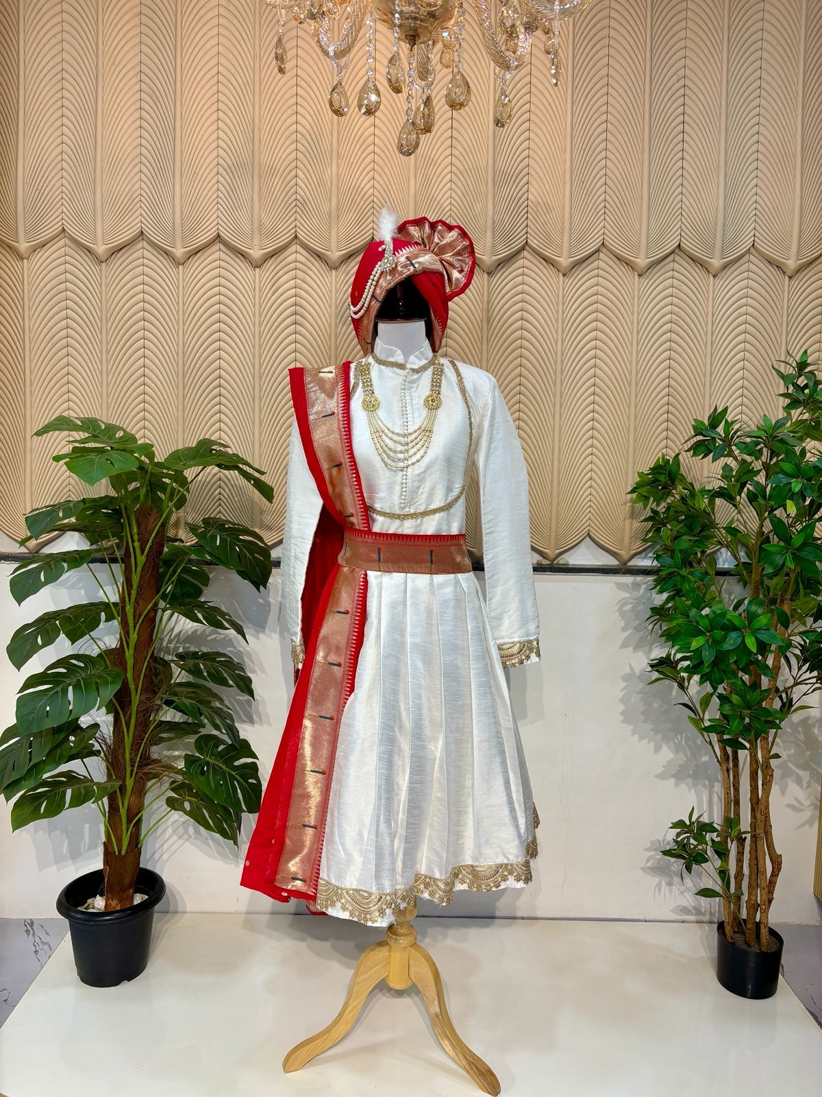 White Maharaja 36