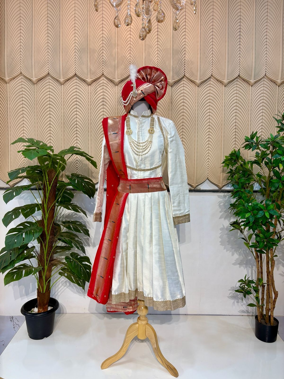 Off white maharaja 36
