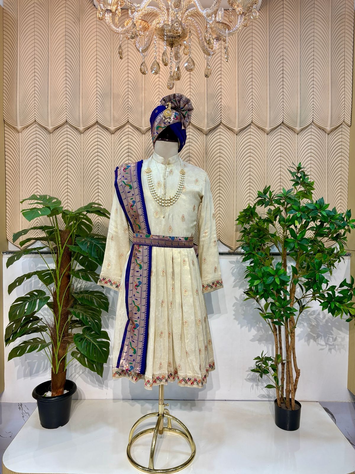 Golden Maharaja 38