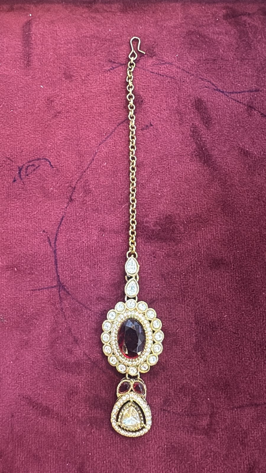 Red Kundan Bindi