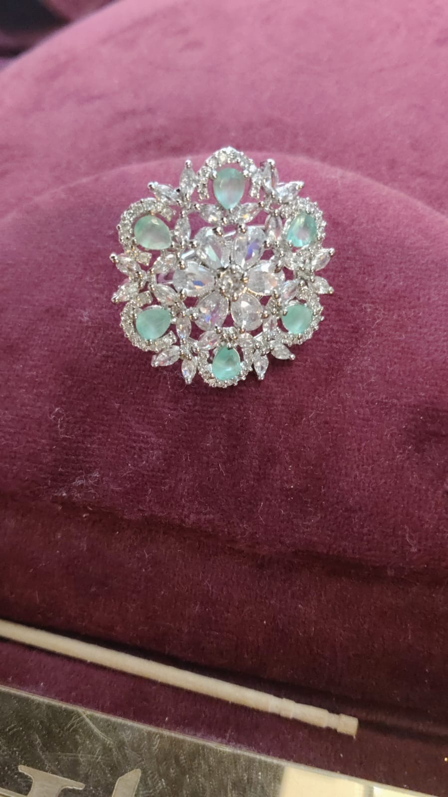 Mint green ad handring 